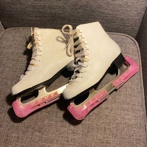 COPY - Ice Skates (TRADE OR SELL)
